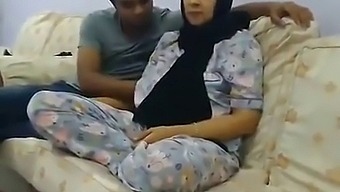 A Threesome With A Bangladeshi Randi In Six Clips
