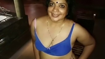 Desi Mature Gets A Sensual Massage And Handjob